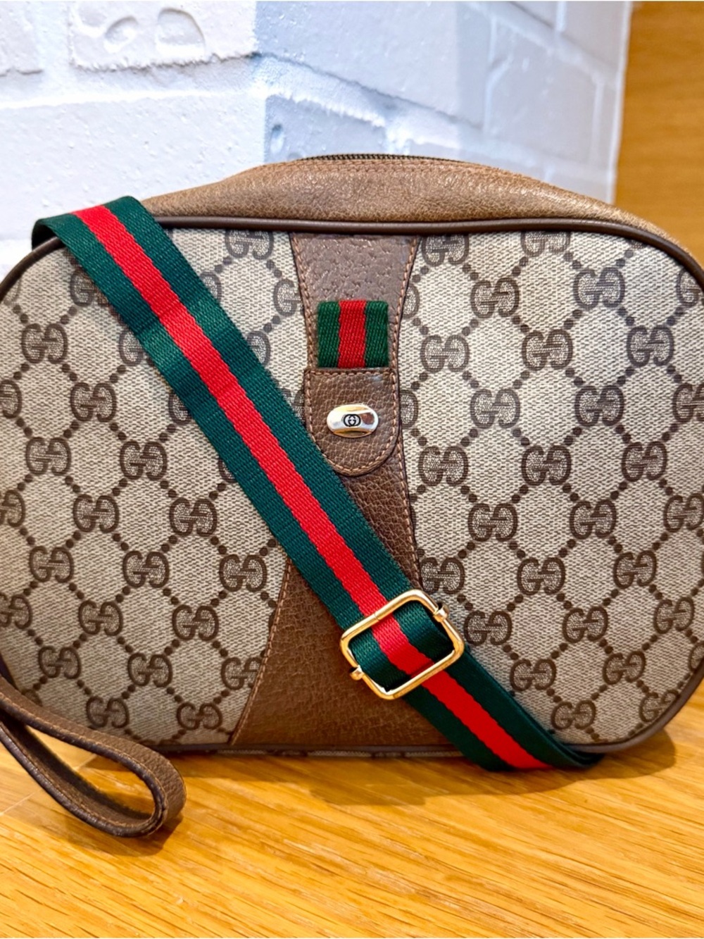 Gucci Authentic Vintage GG Supreme Sherry Line Clutch / Crossbody Bag